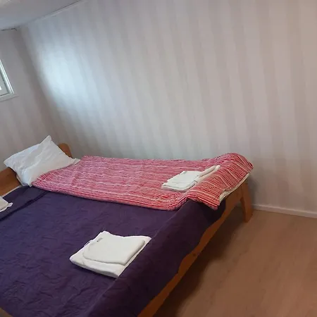 Guesthouset The Away From 3*